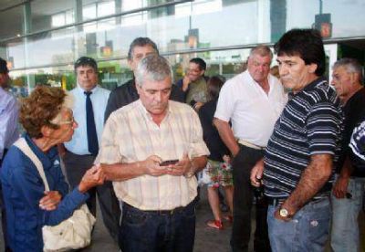 Por m�s de 4 horas la Estaci�n Terminal de Micros fue un caos ante un paro sorpresivo de UTA