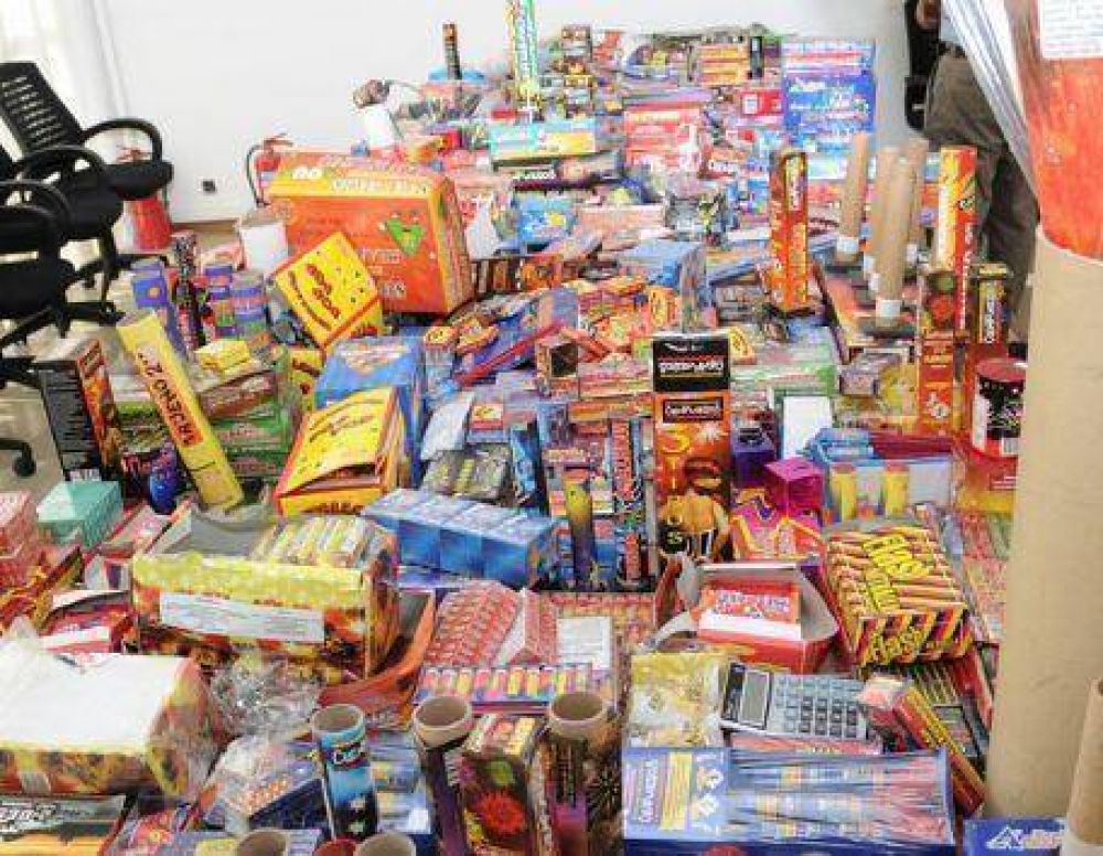 Denuncian coimas en Control Urbano: el negocio detr�s del mercado pirot�cnico