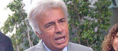 Sorpresiva ausencia de De la Sota en el festival de Jes�s Mar�a 