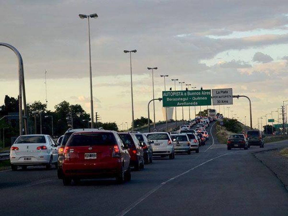 Rutas de la Costa: se hicieron 2.600 multas por circular por la banquina