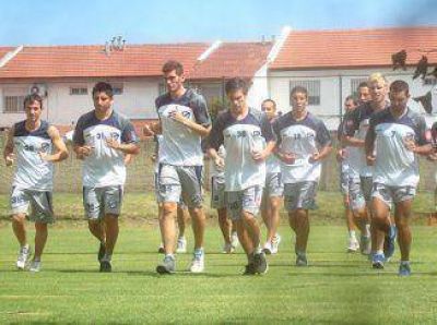 Quilmes volvi� entrenarse con la presencia de Cauteruccio, que seguir�a en el club