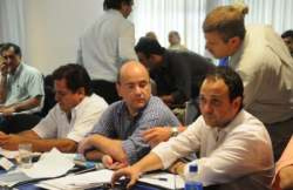 Prometen 50 mil soluciones habitacionales hasta el 2015	