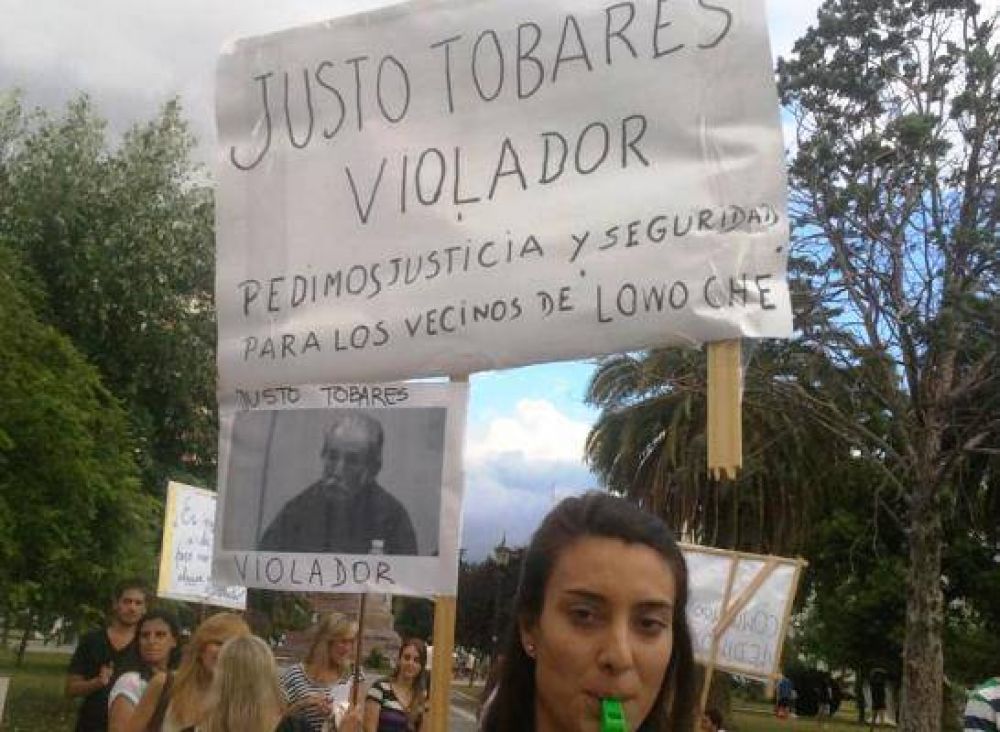 Crueldad animal: marcharon por �justicia� y �c�rcel para Tobares�