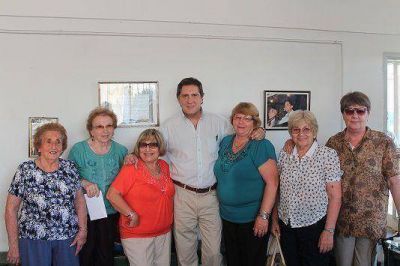 EL SENADOR PALLARES ENTREGO SUBSIDIOS A INSTITUCIONES DE LANUS