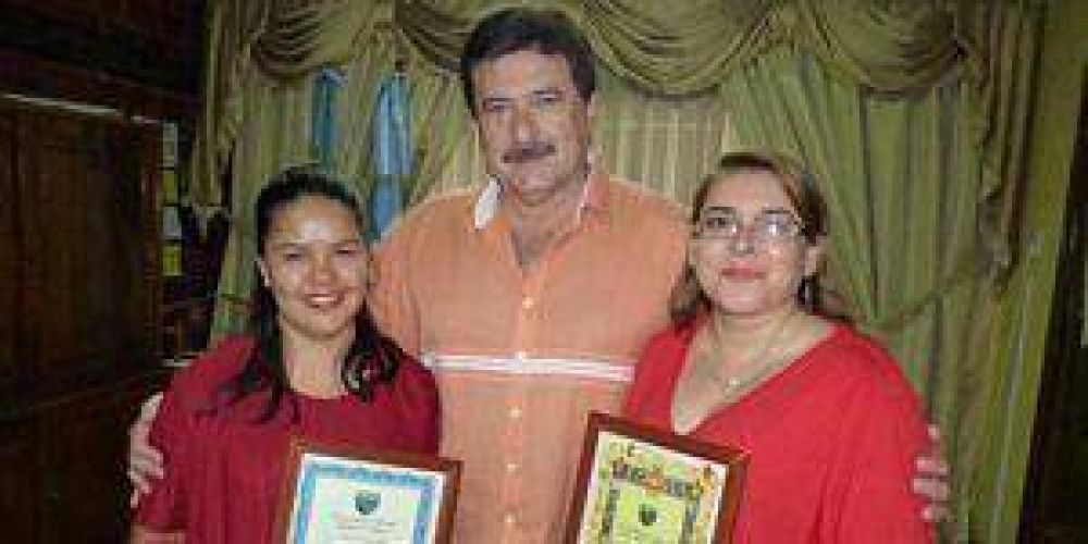 Clorinda: Celauro entreg� diplomas a empleadas del municipio