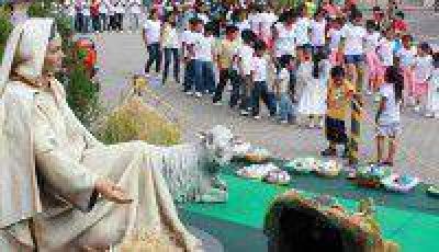 El primer Pesebre a escala real de la ciudad recibi� la visita de peque�os adoradores