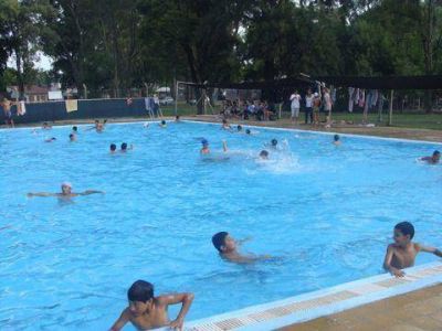 Tras 14 a�os del actual natatorio ol�mpico municipal, se inaugur� una nueva temporada de pileta