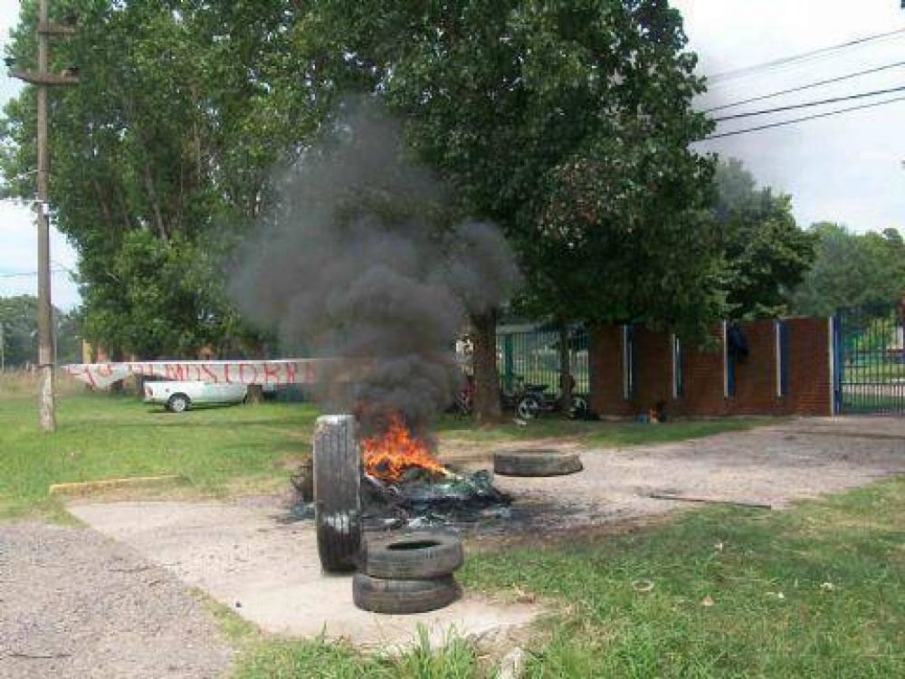 Contin�a el conflicto laboral en la metal�rgica