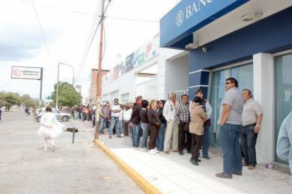 Se prev� que los sueldos est�n depositados desde ayer 