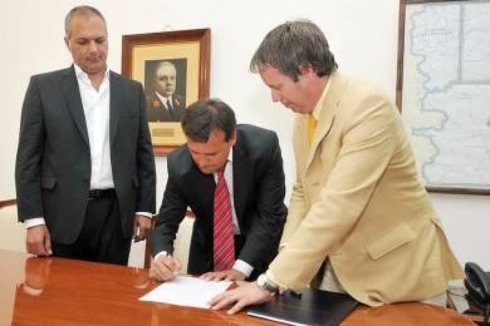 Buzzi traspas� el mando a Mac Karthy 