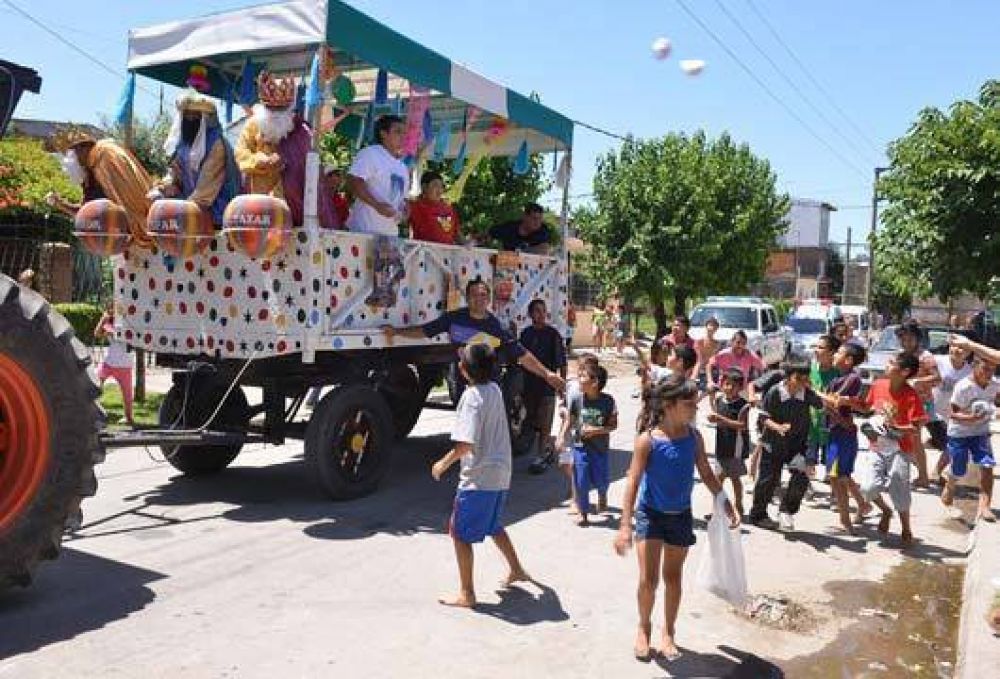 Malvinas Argentinas:  Los Reyes Magos ya iniciaron su cl�sica recorrida