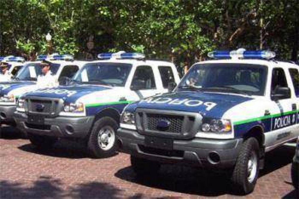 Detuvieron a dos polic�as federales por robar una empresa de seguros