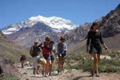 Casi 1500 andinistas intentaron hacer cumbre en el Aconcagua en esta temporada 