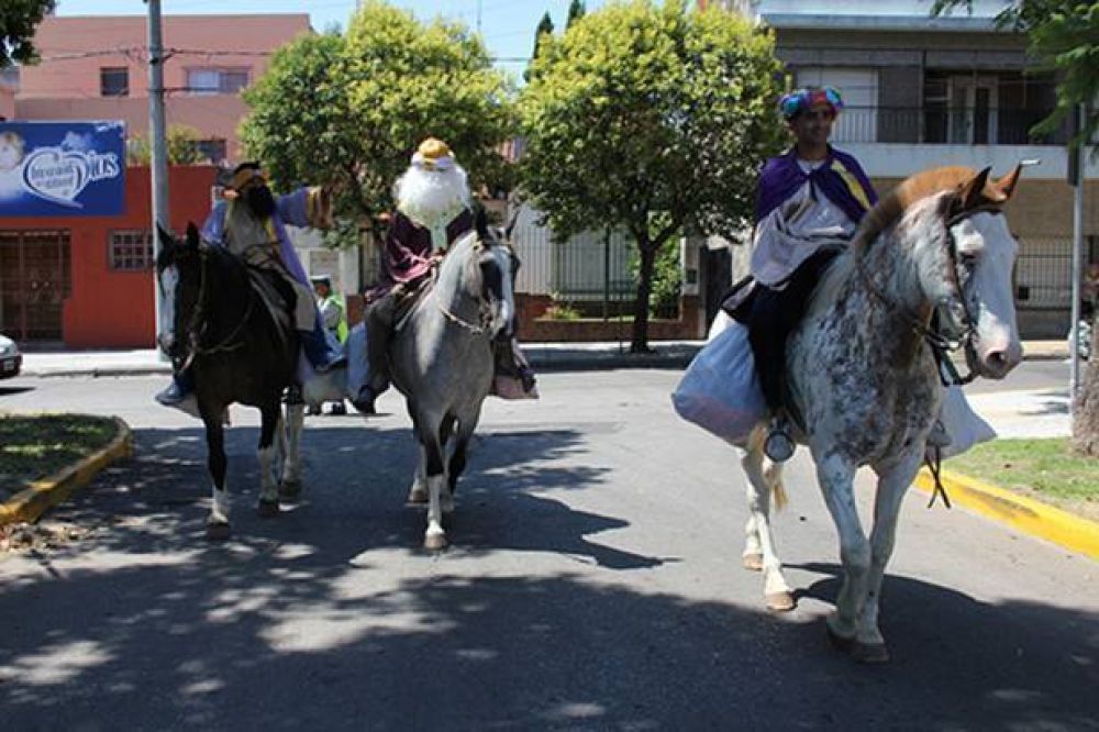 Los Reyes Magos visitaron el Centro de Desarrollo Infantil de San Isidro