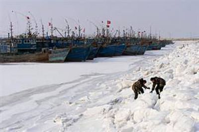 China: m�s de mil barcos atrapados por gruesa capa de hielo