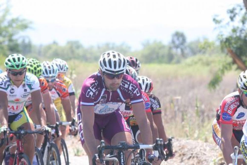 Cristian Clavero meti� primera en el Giro del Sol 2013 