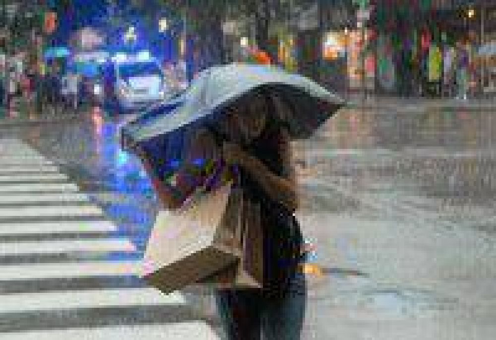 Las lluvias seguir�n todo el d�a en la Ciudad y el Conurbano