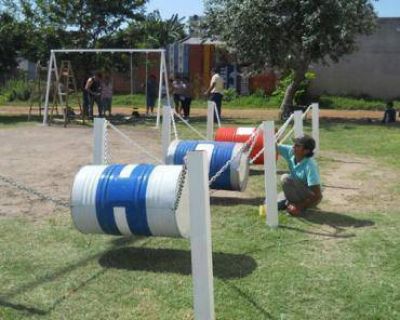 Reparan los juegos de la plaza Ram�n Dubini 