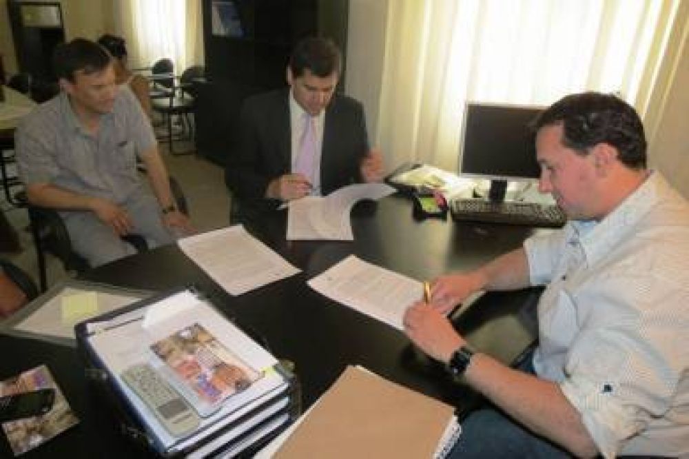 Provincia firm� acuerdo para fortalecer la protecci�n de la ni�ez 