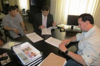 Provincia firm� acuerdo para fortalecer la protecci�n de la ni�ez 