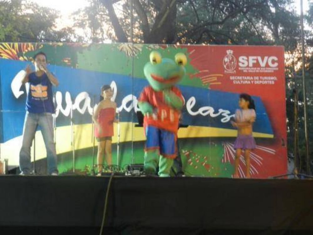Diversi�n en familia: �Viva la plaza� lleg� a Banda de Varela