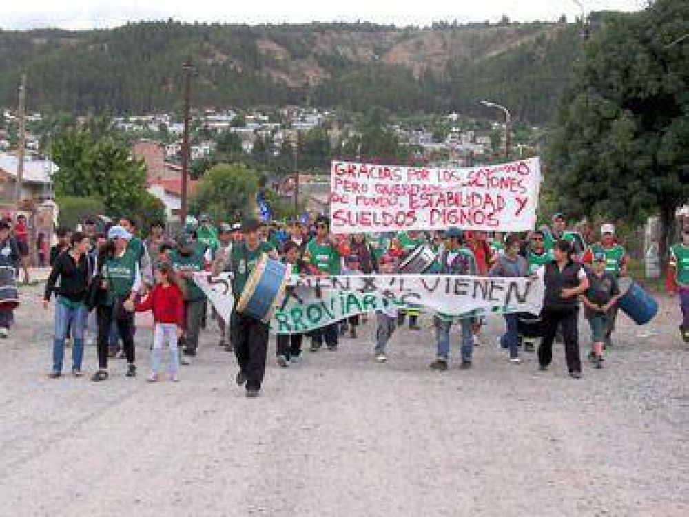 Trabajadores se movilizaron en repudio a los �despidos�  