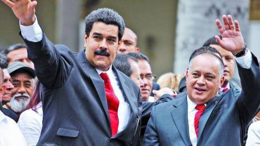 Venezuela: el poder, en manos del vice Maduro y el teniente Cabello