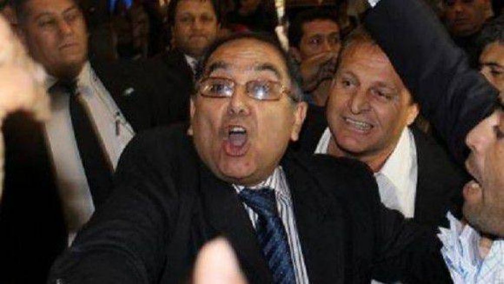 Denuncian a Cortalezzi por malversaci�n de fondos 