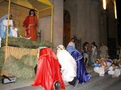 Se realiz� anoche la tradicional caravana de Reyes Magos 