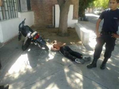 Tras una persecuci�n, la Polic�a detuvo a un joven armado 