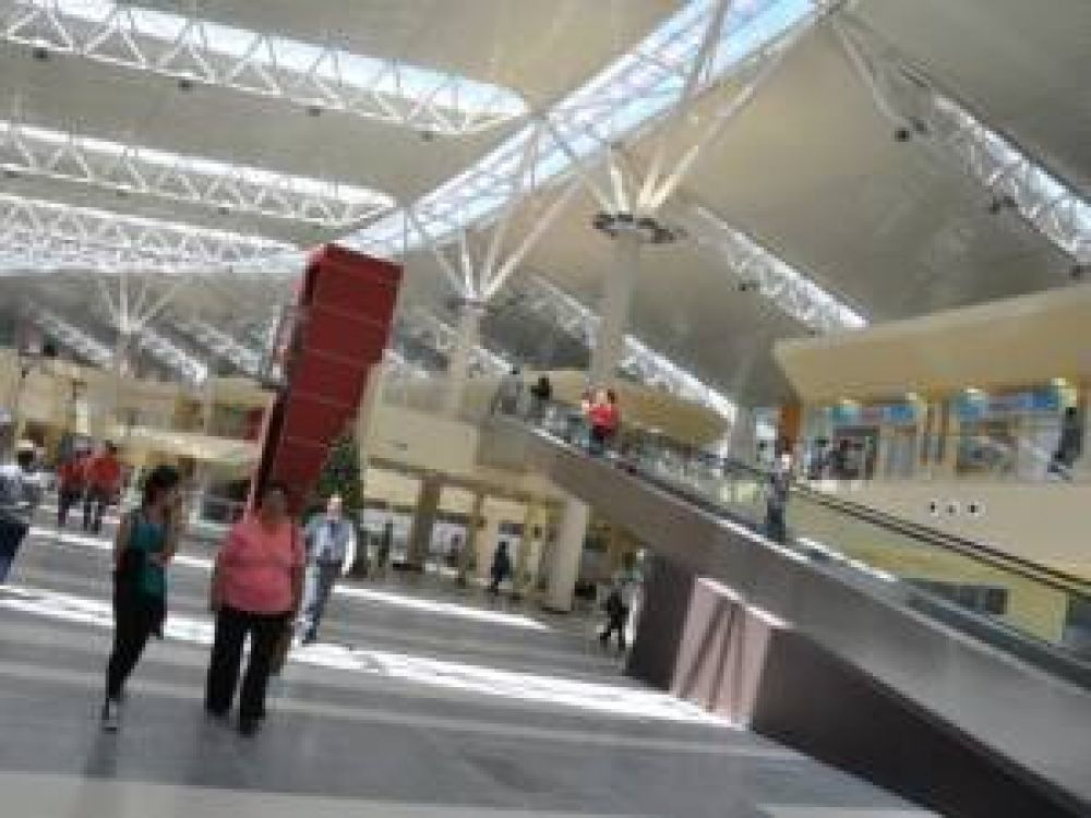 Aseguran que s�lo restan abrir el microcine y el banco en la nueva terminal 