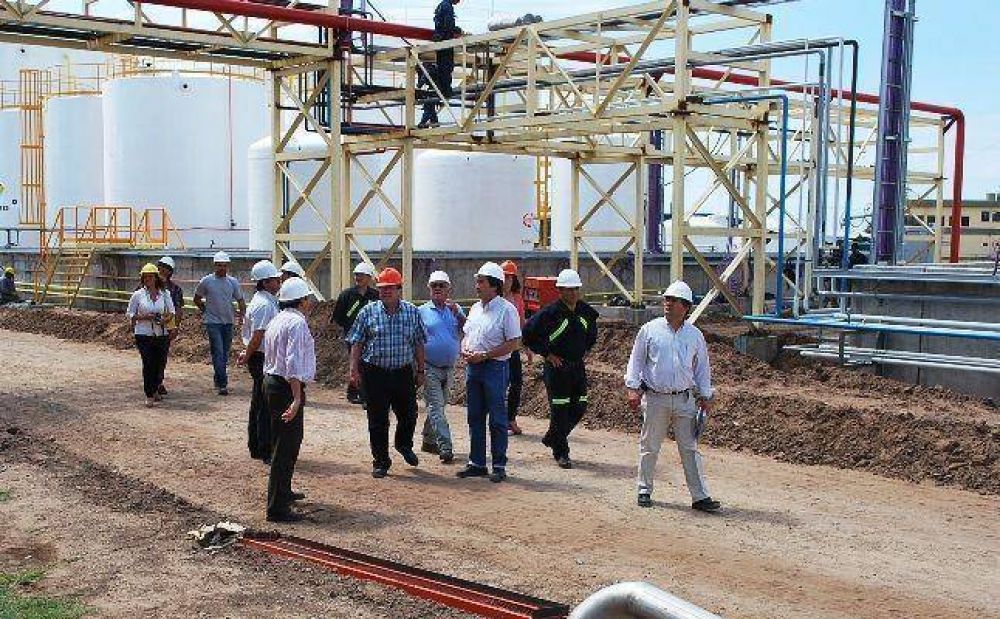 Funcionarios piquenses visitaron la planta de biodiesel Pampa Bio 
