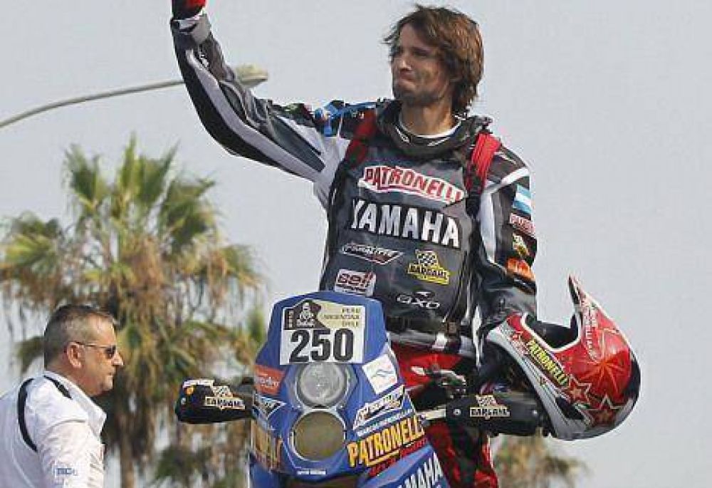 Marcos Patronelli gan� la etapa y lidera el Dakar 