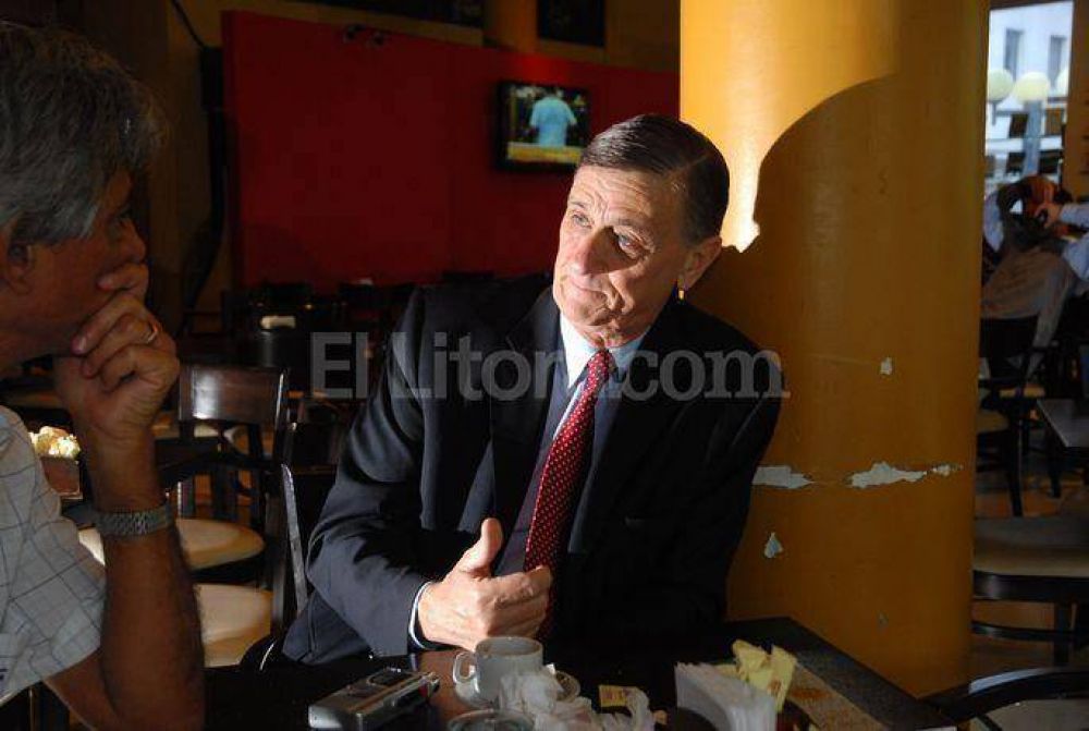Para Binner, la pol�tica argentina marcha hacia el bipartidismo 