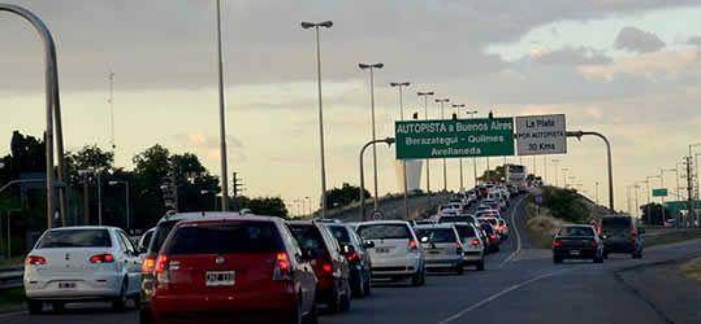 Rutas de la Costa: se hicieron 2.600 multas por circular por la banquina 