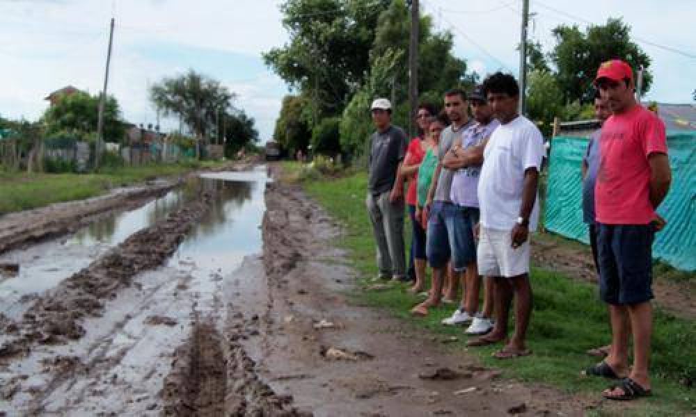 Vecinos del barrio Agustoni reclaman mejoras en las calles