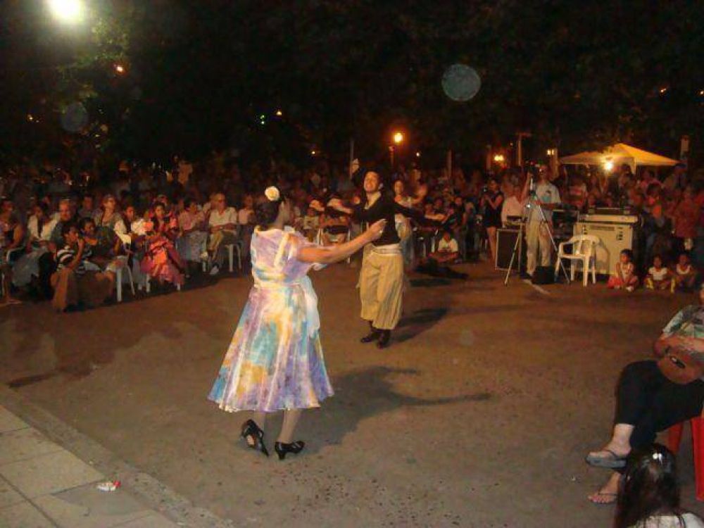Otra noche de M�sica en la Plaza, con mucho p�blico que se dio cita