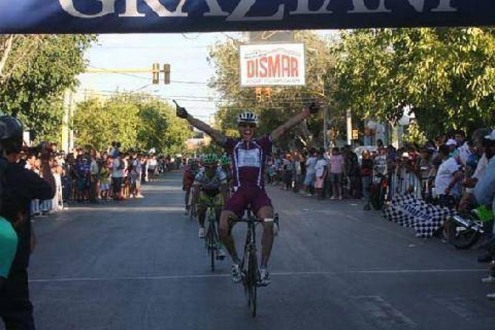 Cristian Clavero tuvo un cierre de lujo y se qued� con el Giro del Sol
