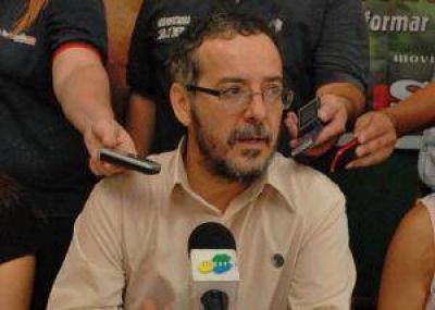 La postulaci�n de Capitanich ser� testimonial y al servicio de Cristina, sostiene Libres del Sur 