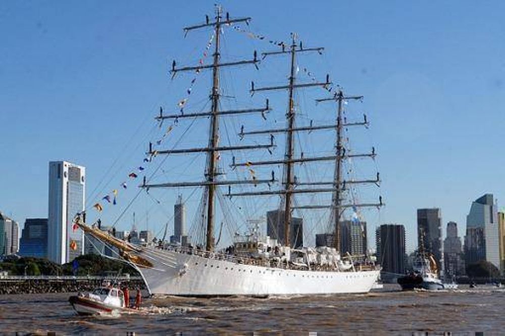 Fragata ser� recibida por Guardacostas, embarcaciones y un helic�ptero