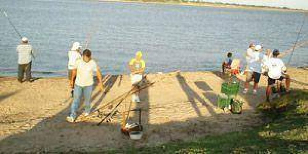 Pescadores formose�os no pueden vender sus piezas en la provincia 