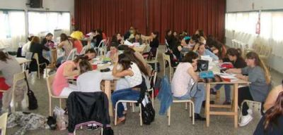 EST� ABIERTA LA INSCRIPCI�N PARA LAS DIFERENTES CARRERAS QUE SE DICTAN EN EL INSTITUTO 2 DE AZUL