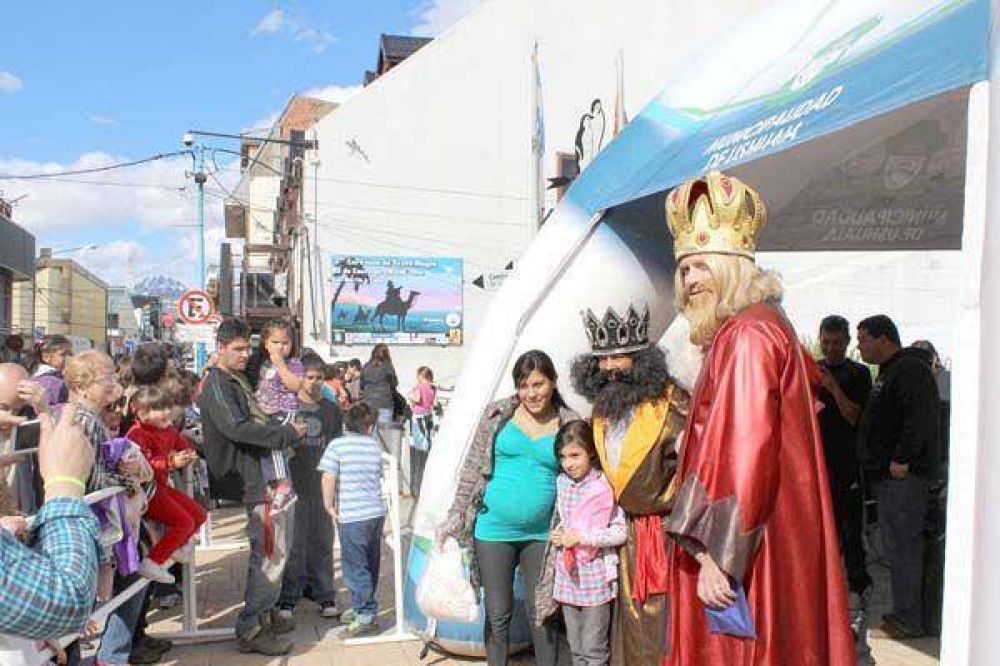 La magia de los Reyes Magos lleg� a Ushuaia