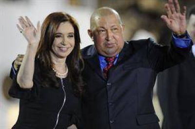 Anunciaron que Cristina viajar� a Cuba, donde est� Ch�vez