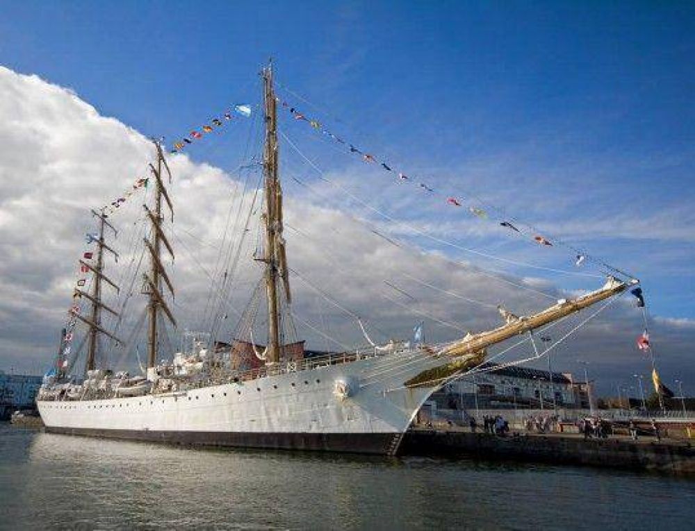 La Fragata Libertad ya ingres� a aguas argentinas