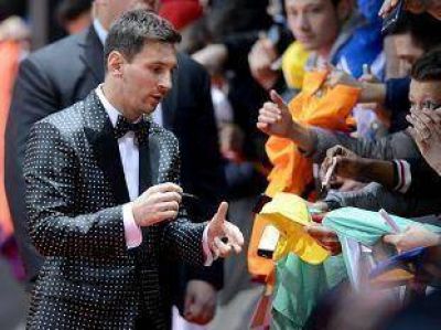 El llamativo smoking de Messi para la ceremonia