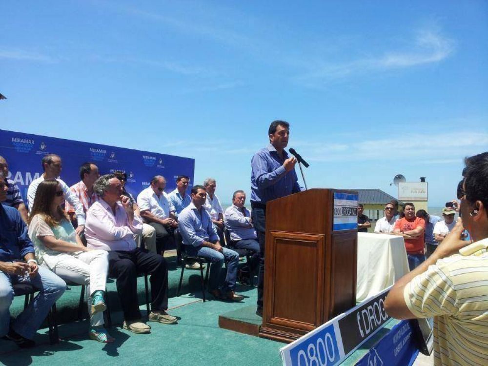 De la Torre, presente en el lanzamiento del sistema �0800 DROGA-NO�, en Miramar