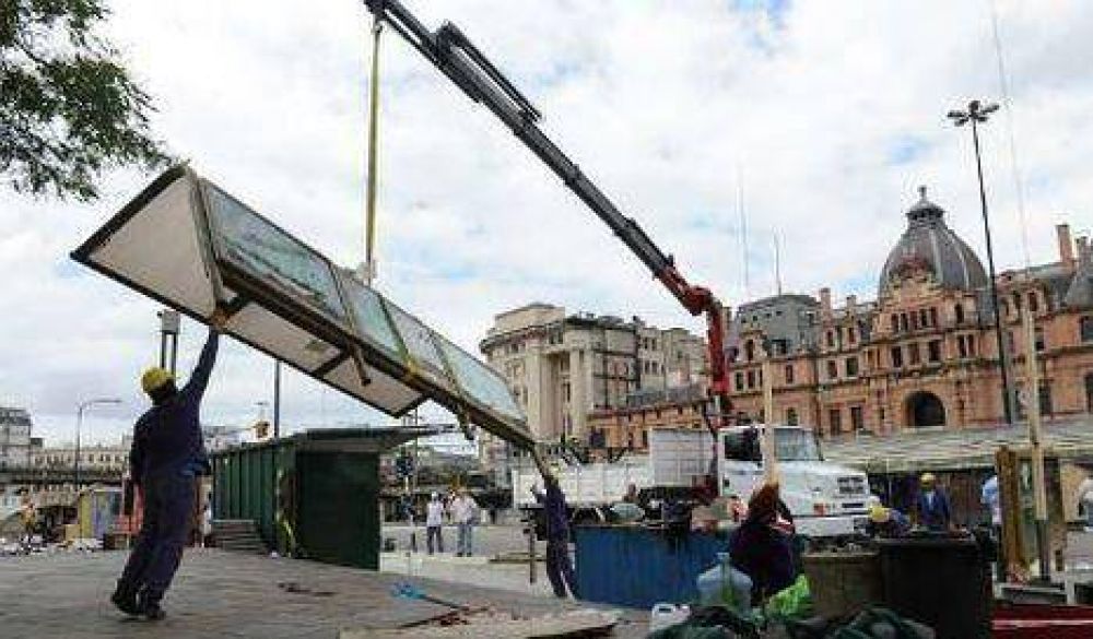 Renuevan mobiliario en Plaza Constituci�n