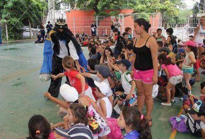 Los Reyes Magos visitaron la Colonia del Campo N�1 en Beccar