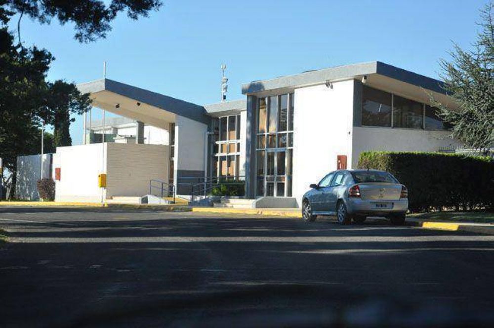 El aeropuerto de Santa Rosa suma tres vuelos semanales a Mendoza y el sur del pa�s